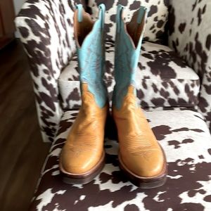Lucchese 2000 Crepe soled boots in butterscotch with turquoise shaft.